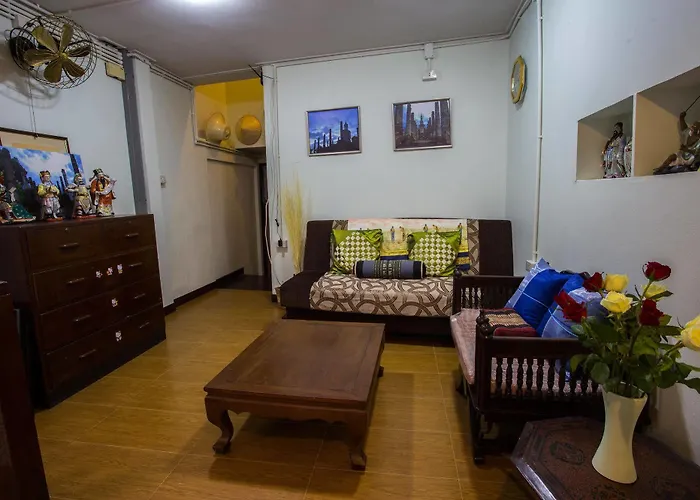 Baan Gaysorn Hostel *